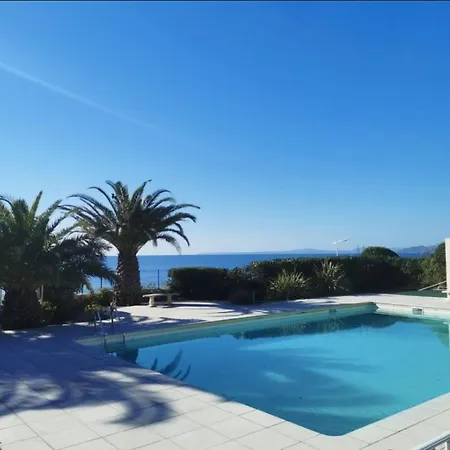 Yugen Palladio - Fully Renovated On A Prime Location, Direct Access, Heated Pool, Private Terrace & Patio, Private Parking Lot * Saint-Raphaël