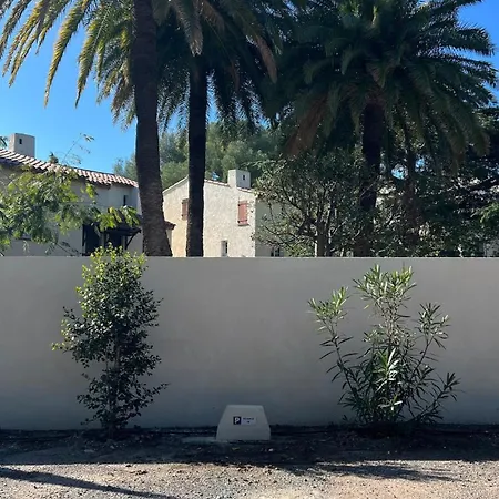 Appartement Yugen Palladio - Fully Renovated On A Prime Location, Direct Access, Heated Pool, Private Terrace & Patio, Private Parking Lot *