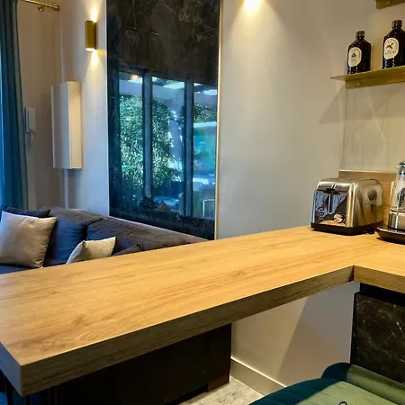Appartement Yugen Palladio - Fully Renovated On A Prime Location, Direct Access, Heated Pool, Private Terrace & Patio, Private Parking Lot